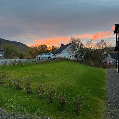 The In The Middle Of Lofoten Apartament *